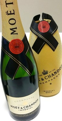 moet-w-sleeve